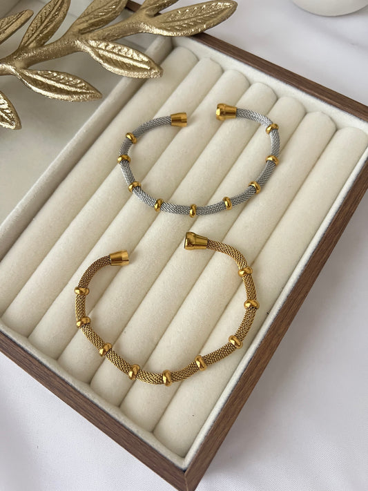 Serena Bracelet | magnetic closure