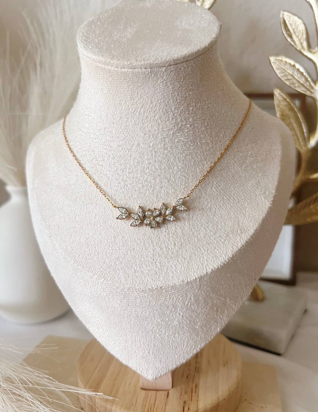 Celine Flower Necklace