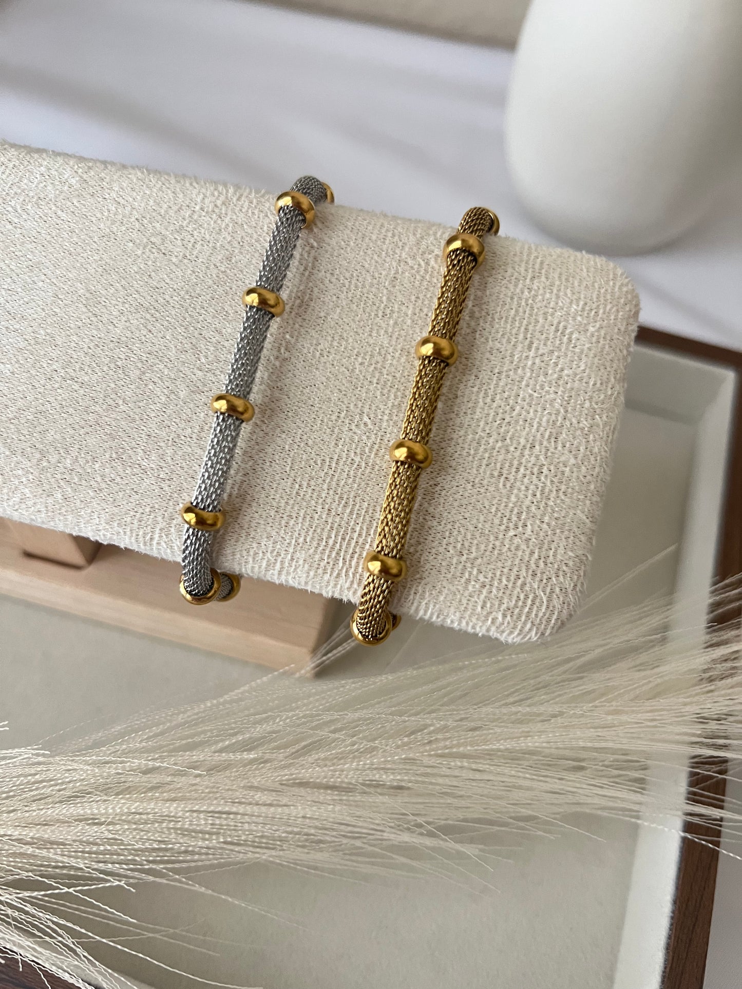 Serena Bracelet | magnetic closure
