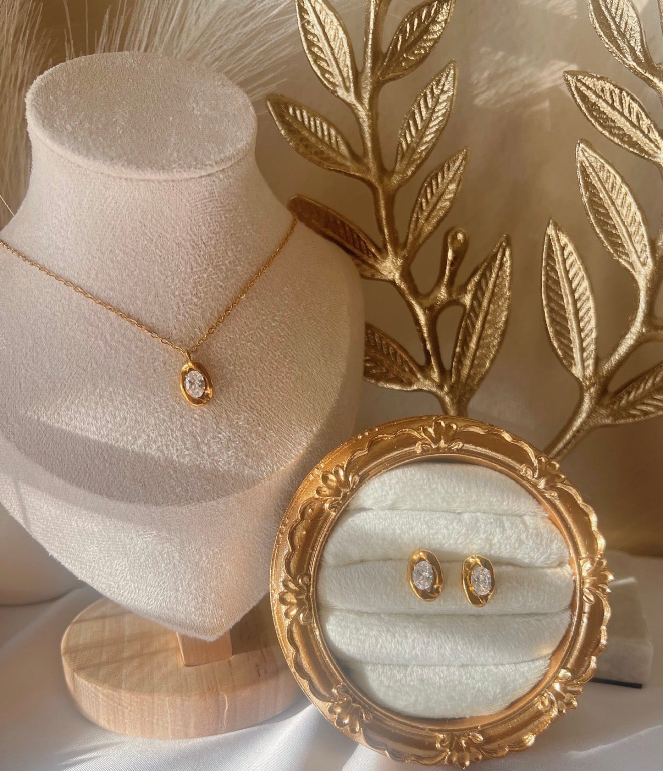 Lucy Set | Earring + Necklace